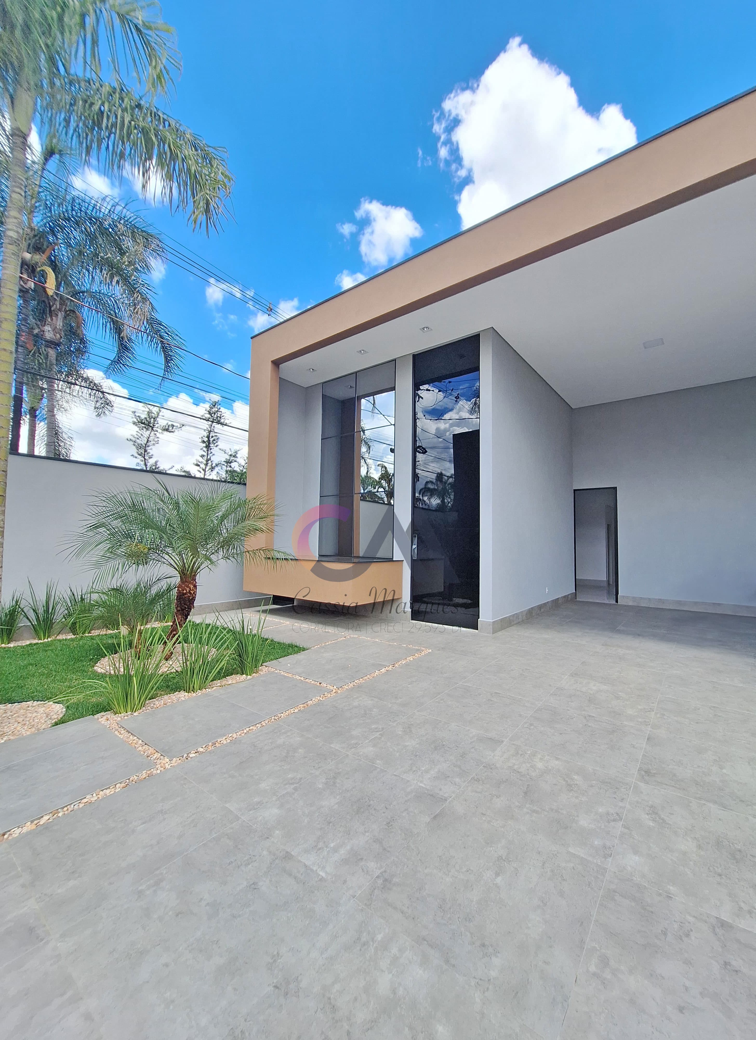 Vende-se! Casa nova, moderna, em estilo americano, alto padrão, Rua 10A 