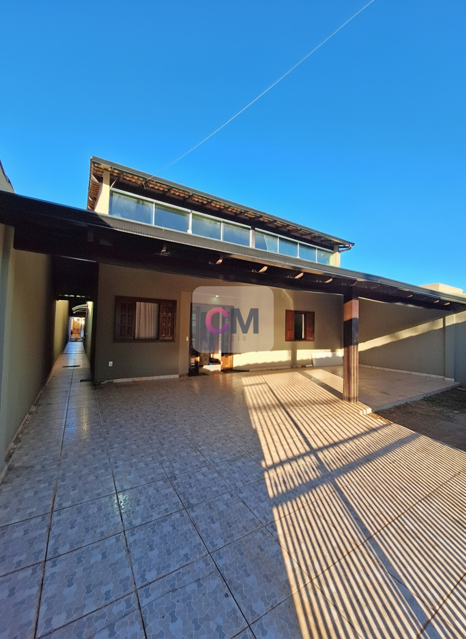 Vende-se Casa Ampla com laje e Edícula nos fundos